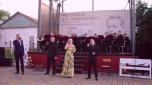 На концертной площадке