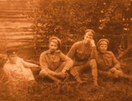 Поручик Пантелин Н.Ф. с сослуживцами. 22 сентября 1917 г. Коллекция ф/д. Оп. 4. Ед.хр. 453