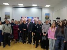 Встреча в Тамбовской областной универсальной научной библиотеке им. А.С. Пушкина со студентами тамбовских колледжей, посвященная 125-летию первого вручения Нобелевской премии. В центре д.т.н., профессор, заслуженный деятель культуры Российской Федерации В.М. Тютюнник.12.02.2026.  Автор фото Е.В. Карикова.